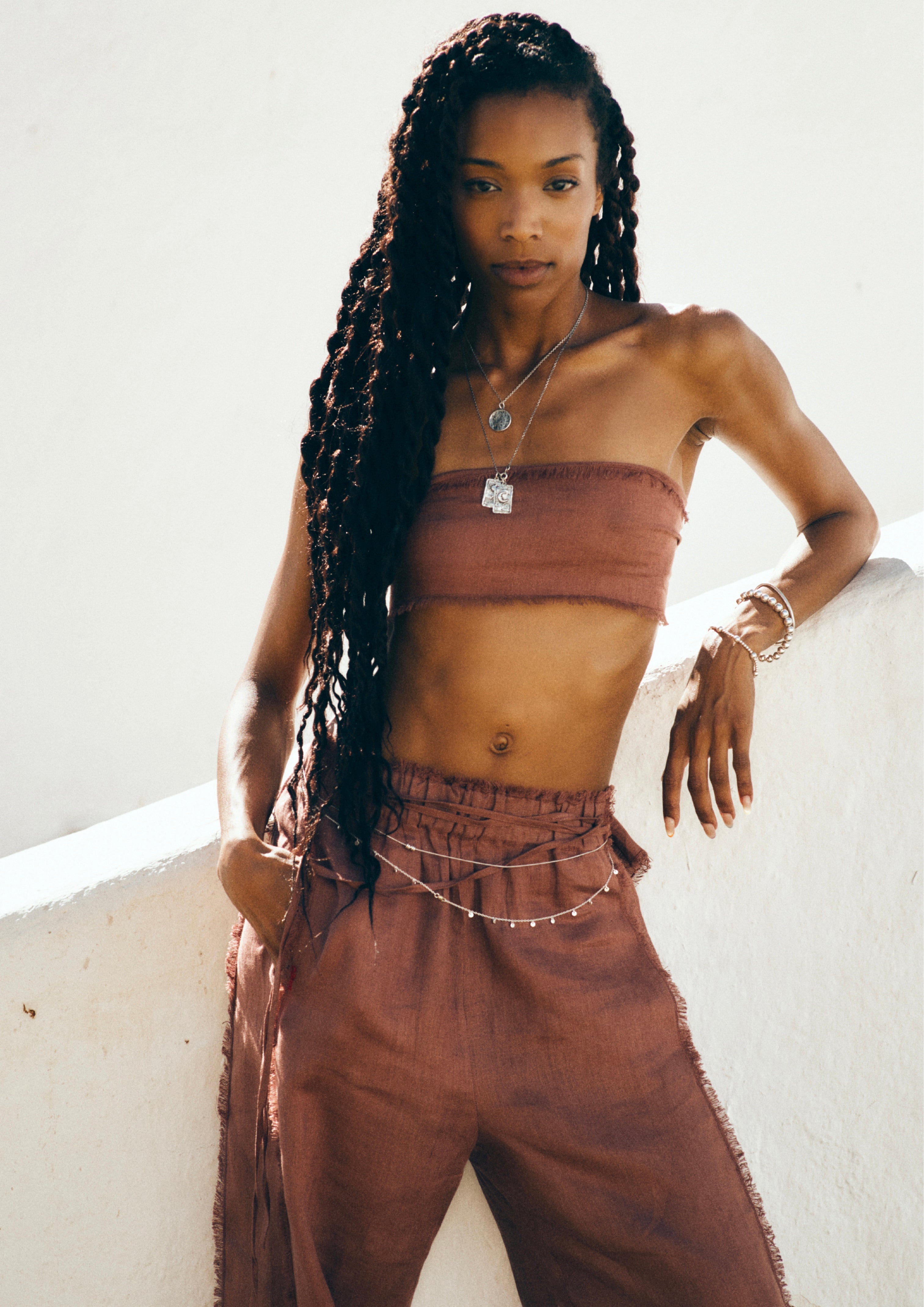 Long tie high-waist trousers