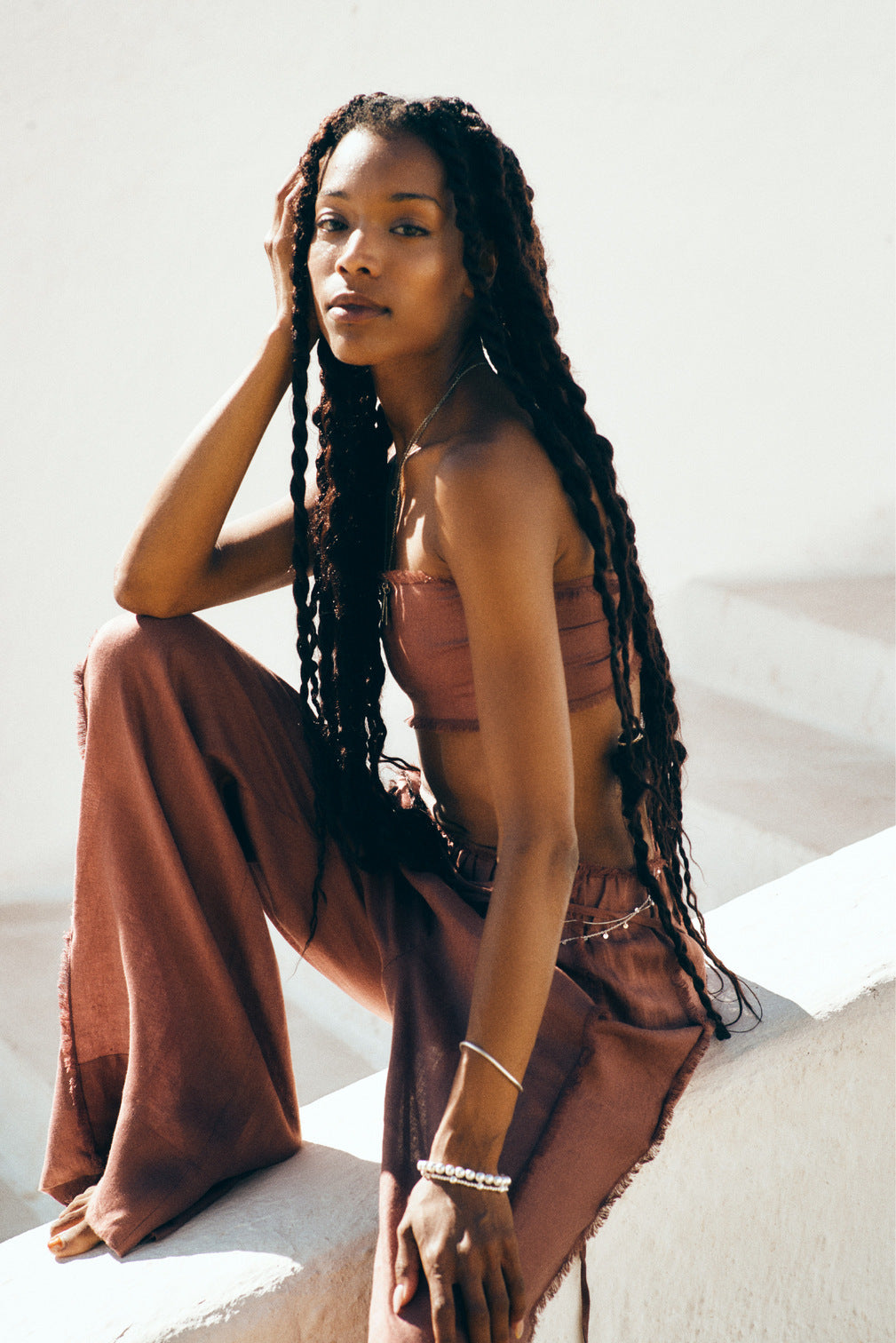 Long tie high-waist trousers