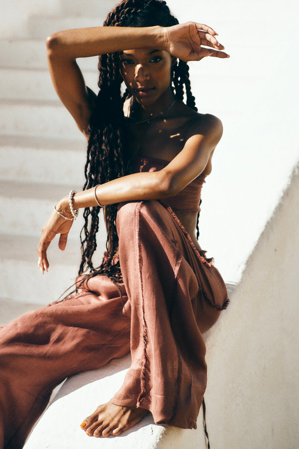 Long tie high-waist trousers